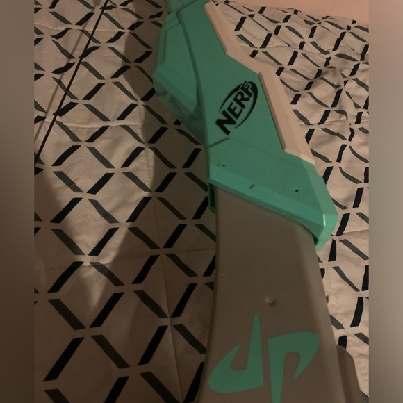 Dude Perfect Nerf Collab 4 Feet Tall Bow and Arrows in Great Ised Condition - Picture 4 of 7